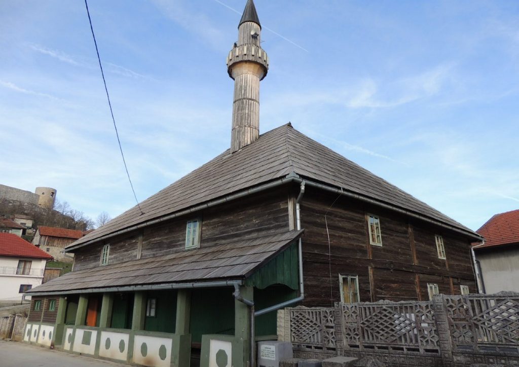 Stara drvena džamija u Bužimu