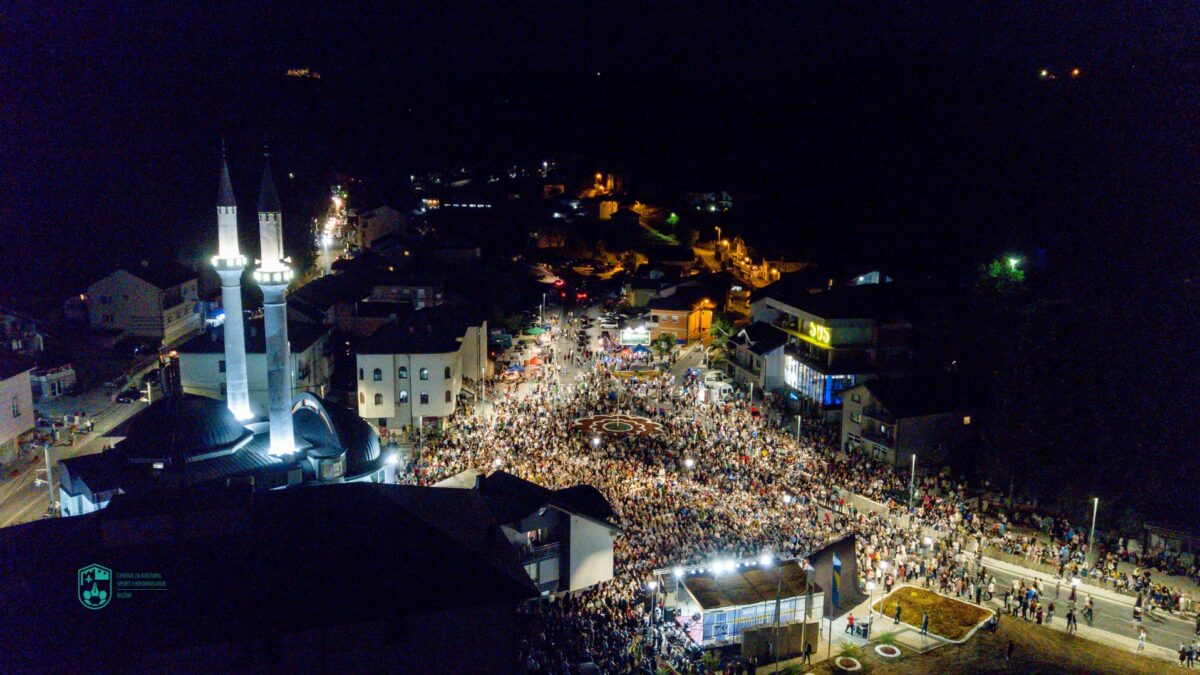 SPUŠTENA ZAVJESA NA DVADESET I SEDMU MANIFESTACIJU SLOBODARSKIH DANA VITEŠKOG GRADA BUŽIMA