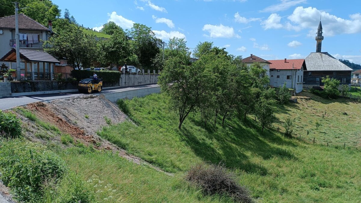 ASFALTIRAN LOKALNI PUT STARI GRAD – STARA DRVENA DŽAMIJA