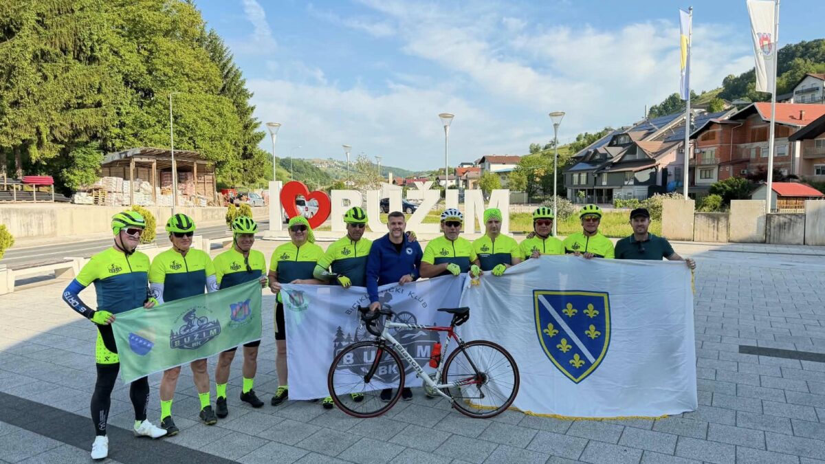 ČLANOVI BICIKLISTIČKOG KLUBA ISPRAĆENI NA PUT ZA TUZLU
