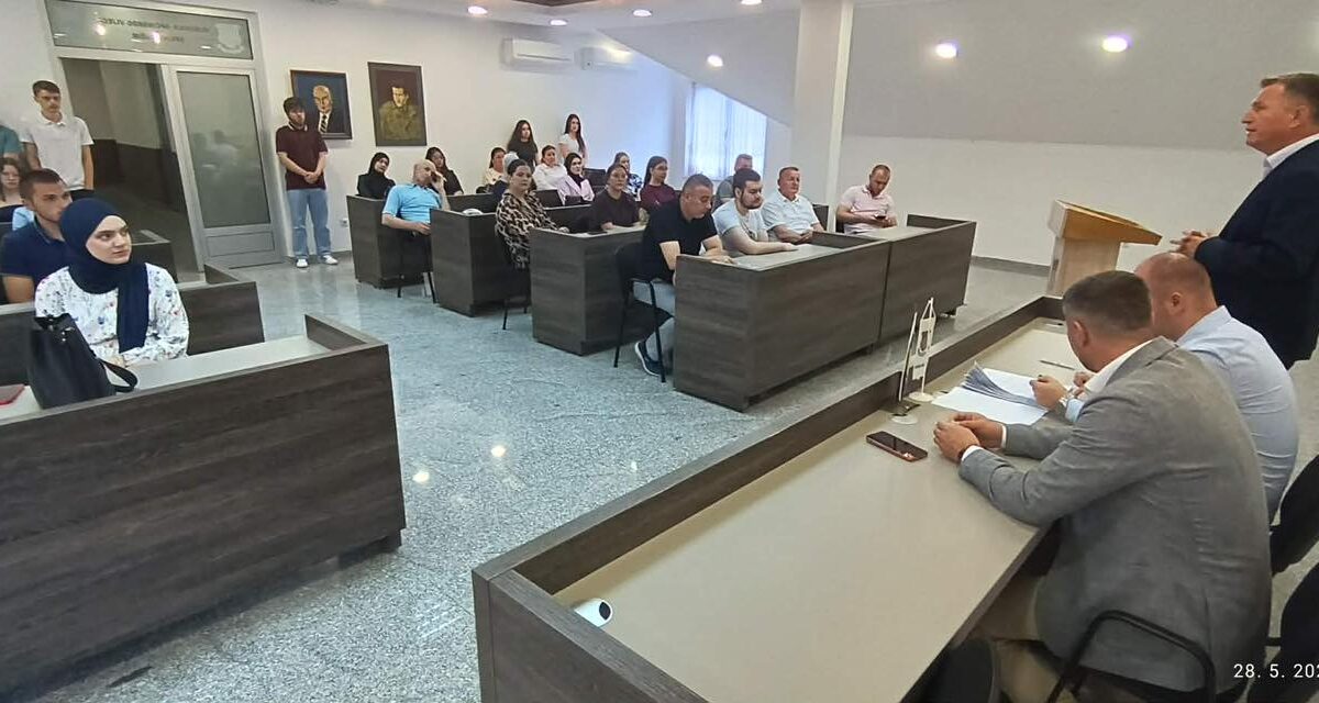 POTPISANI UGOVORI O STIPENDIRANJU STUDENATA