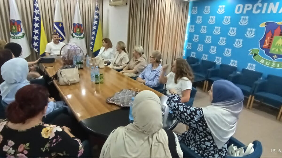 NAČELNIK ORGANIZOVAO PRIJEM ZA ČLANICE GRADSKOG ŽENSKOG HORA